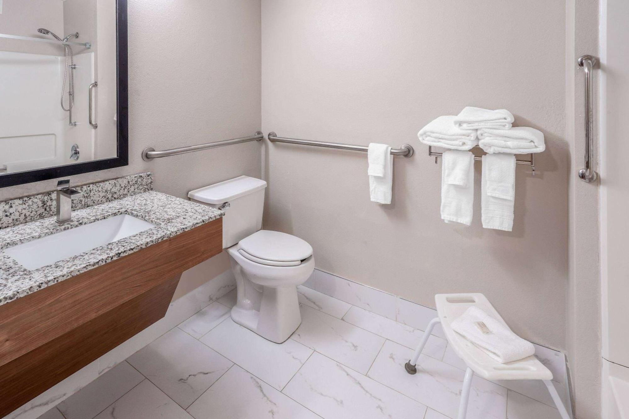Days Inn & Suites By Wyndham Greeley Exteriér fotografie