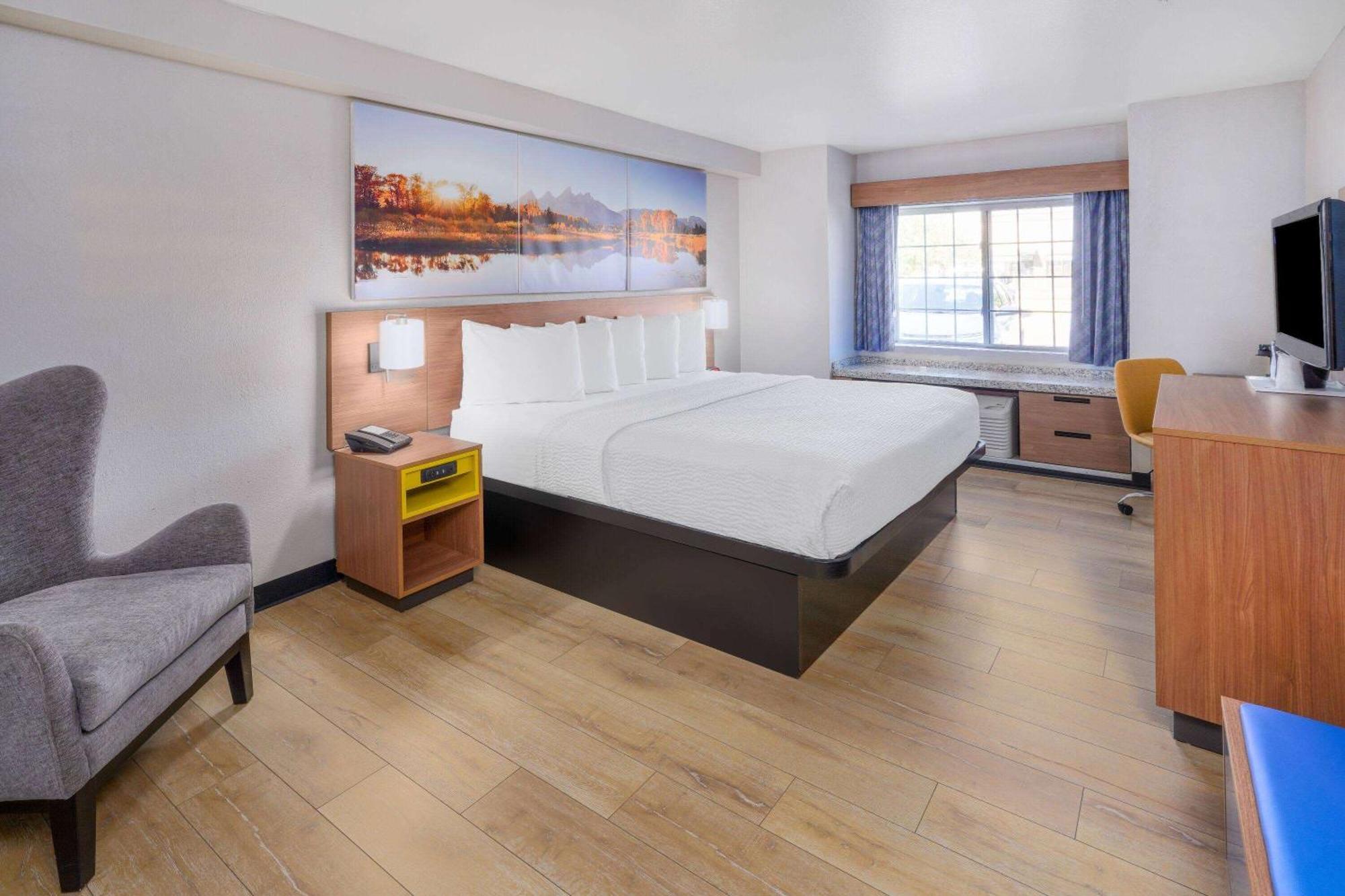 Days Inn & Suites By Wyndham Greeley Exteriér fotografie