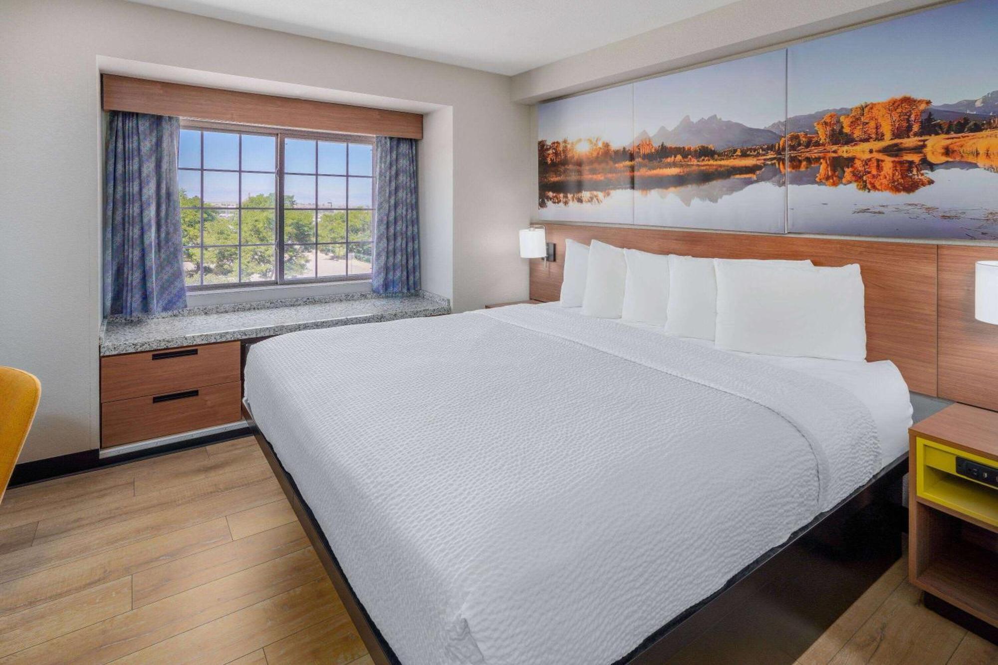 Days Inn & Suites By Wyndham Greeley Exteriér fotografie